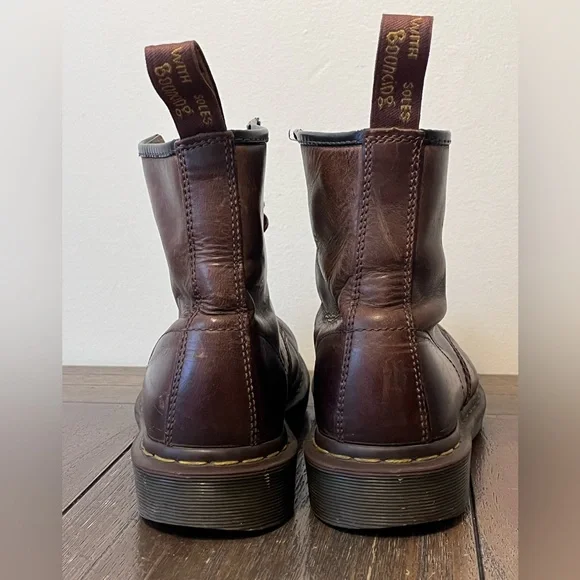 Dr. Martens Brown Leather Lace Up Boots Mens size 8 Women’s size 9 - Picture 8 of 11